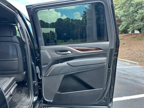 Used 2022 Cadillac Escalade ESV Premium Luxury w/ Performance Package AWD/4WD image 60
