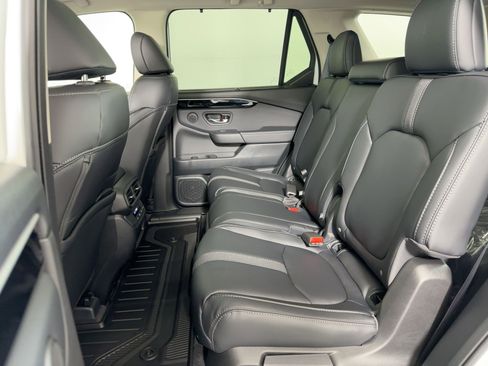 New 2025 Honda Pilot Touring image 13