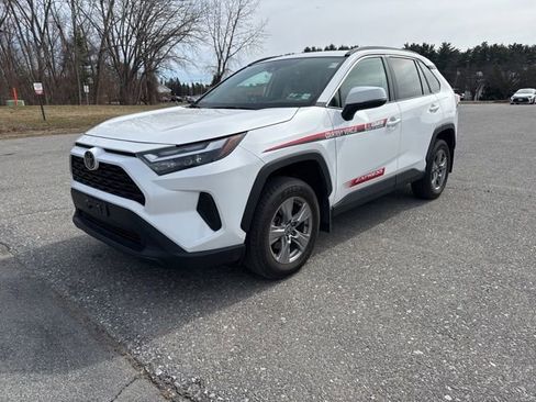 Used 2024 Toyota RAV4 XLE w/ Convenience Package image 3