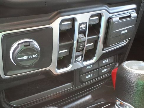 Used 2023 Jeep Wrangler Unlimited w/ Cold Weather Group AWD/4WD image 33