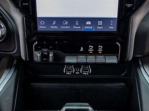 Used 2025 RAM 1500 Laramie w/ Laramie Southwest Edition image 27