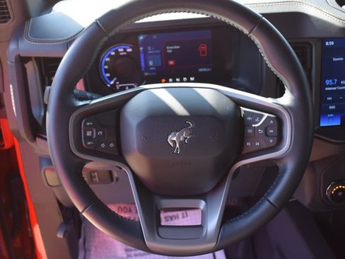 Used 2024 Ford Bronco Badlands AWD/4WD image 17
