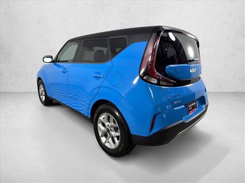 Used 2023 Kia Soul S FWD image 6