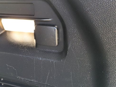 Used 2022 Ford Explorer XLT image 13