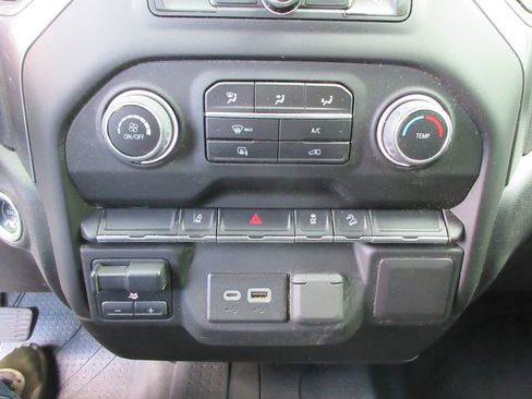 Certified 2024 Chevrolet Silverado 2500 Custom image 30