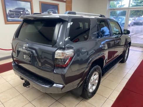 Used 2019 Toyota 4Runner SR5 AWD/4WD image 6