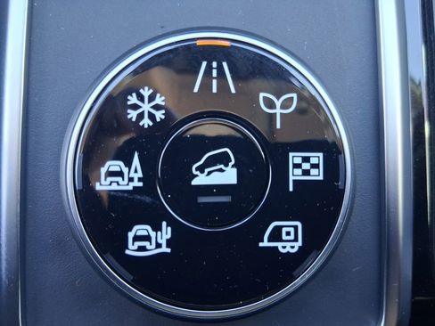 New 2026 Nissan Pathfinder Platinum image 23