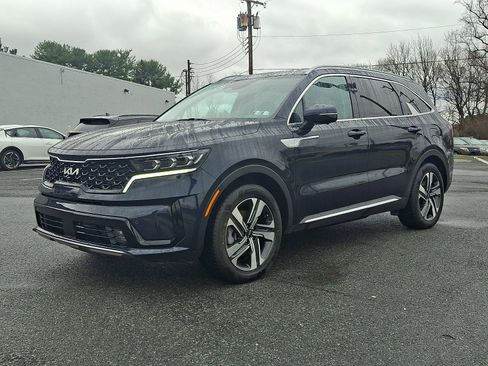 Used 2023 Kia Sorento SX Prestige image 3