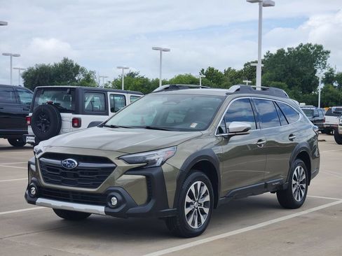 Used 2025 Subaru Outback Touring XT AWD/4WD image 3