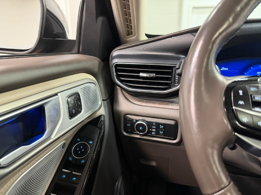 Used 2023 Ford Explorer Platinum w/ Technology Package AWD/4WD image 79