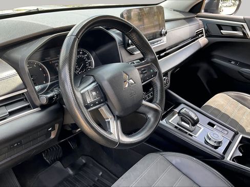 Used 2024 Mitsubishi Outlander SE AWD/4WD image 35