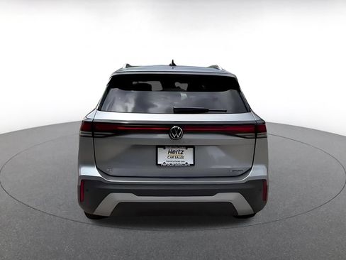 Used 2026 Volkswagen Tiguan SE AWD/4WD image 12