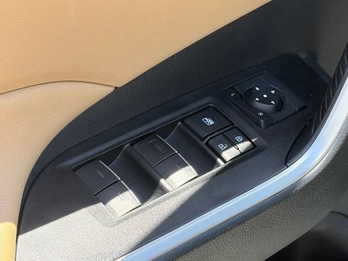 Used 2024 Toyota RAV4 XLE w/ Convenience Package AWD/4WD image 7