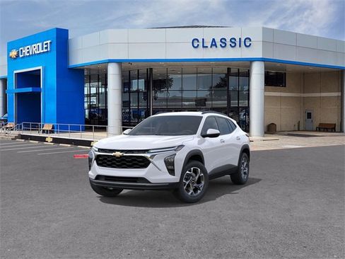 New 2026 Chevrolet Trax LT w/ Driver Confidence Package FWD image 8