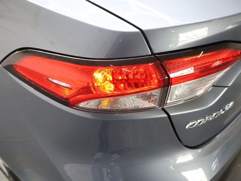 Used 2025 Toyota Corolla LE FWD image 28
