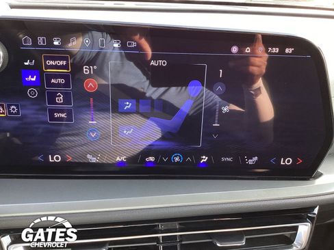 Used 2024 Chevrolet Traverse LT FWD image 21