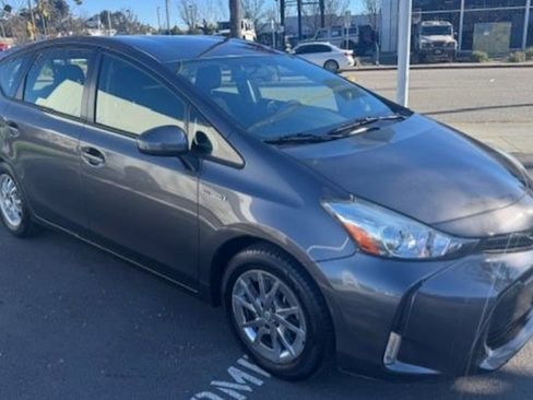 Used 2015 Toyota Prius V Three image 1