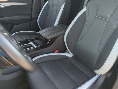 Used 2025 Buick Envision Sport Touring image 19