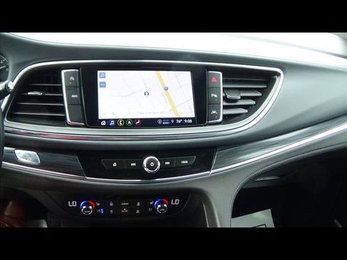 Used 2024 Buick Enclave Premium image 24