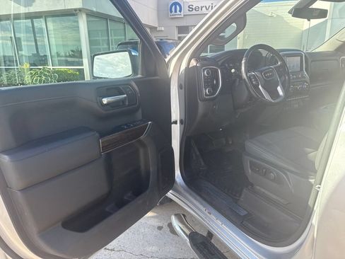 Used 2019 GMC Sierra 1500 SLE w/ SLE Value Package AWD/4WD image 9