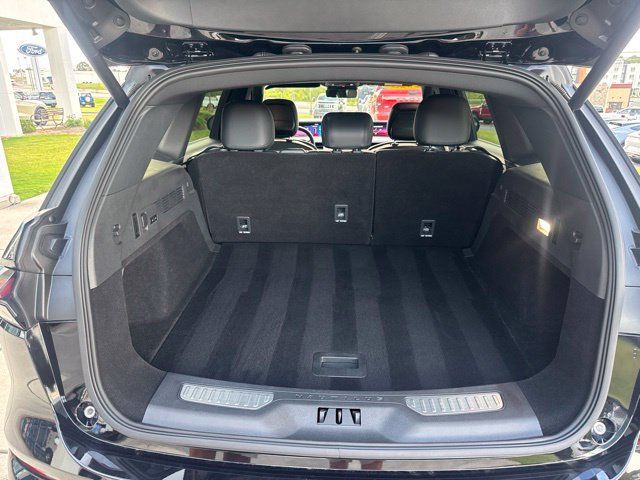 Used 2025 Lincoln Nautilus Reserve AWD/4WD image 16