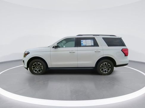 Used 2024 Ford Expedition XLT RWD image 5