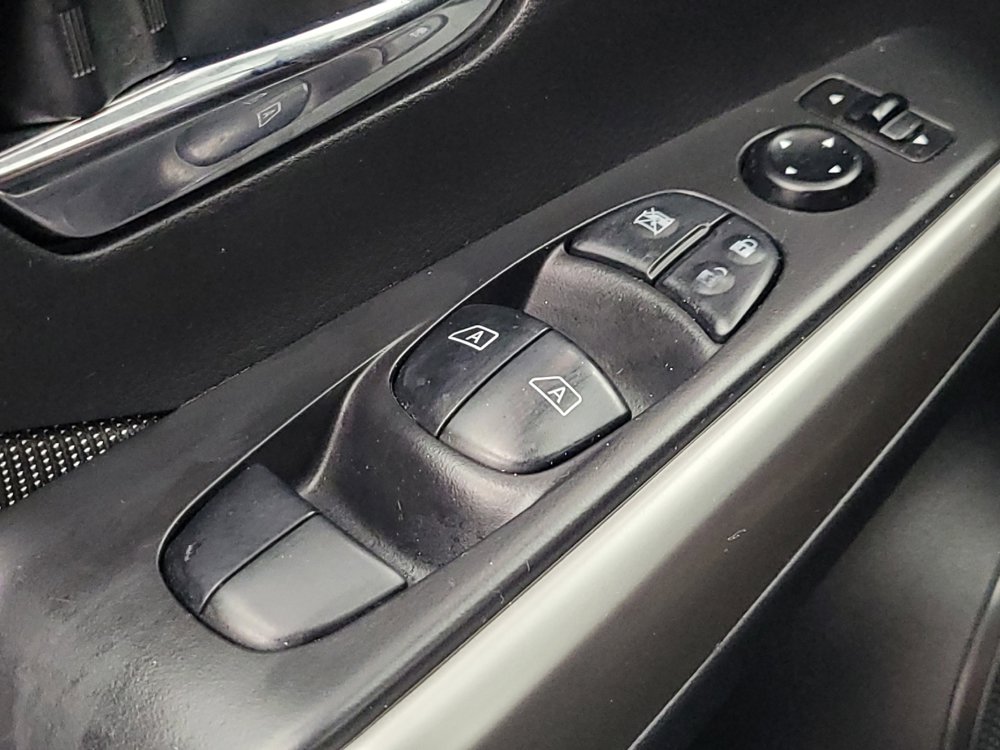Used 2019 Nissan Kicks SV w/ Exterior Package FWD image 27