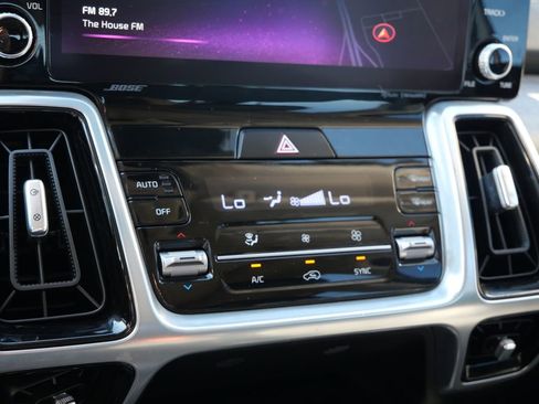 Used 2023 Kia Sorento SX Prestige image 26