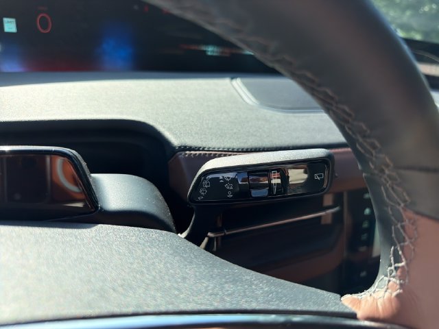 New 2026 Lincoln Navigator L Reserve AWD/4WD image 25