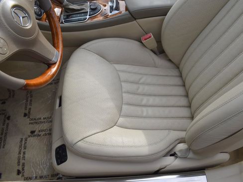 Used 2009 Mercedes-Benz SL 550 image 32
