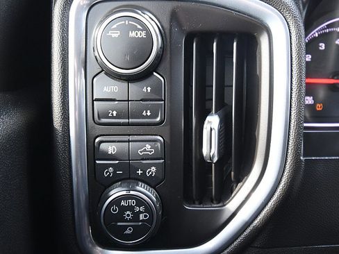 Used 2020 Chevrolet Silverado 2500 LTZ w/ LTZ Plus Package image 17