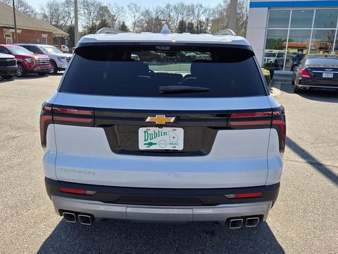 New 2026 Chevrolet Traverse LT w/ Enhanced Driving Package image 8