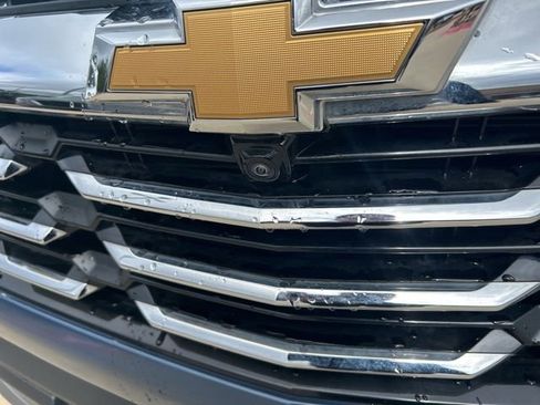 Used 2025 Chevrolet Equinox LT w/ Safety and Technology Package FWD image 3