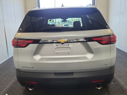 Used 2022 Chevrolet Traverse LT FWD image 7