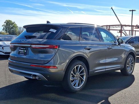 New 2026 Lincoln Corsair Premiere image 3