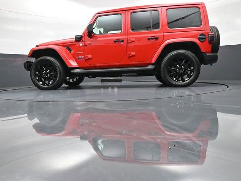Used 2022 Jeep Wrangler Unlimited Sahara w/ Cold Weather Group AWD/4WD image 34