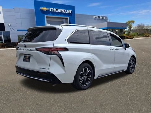 Used 2025 Toyota Sienna Platinum AWD/4WD image 26