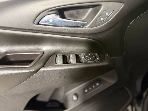 Used 2020 Chevrolet Equinox LT w/ Midnight Edition AWD/4WD image 18