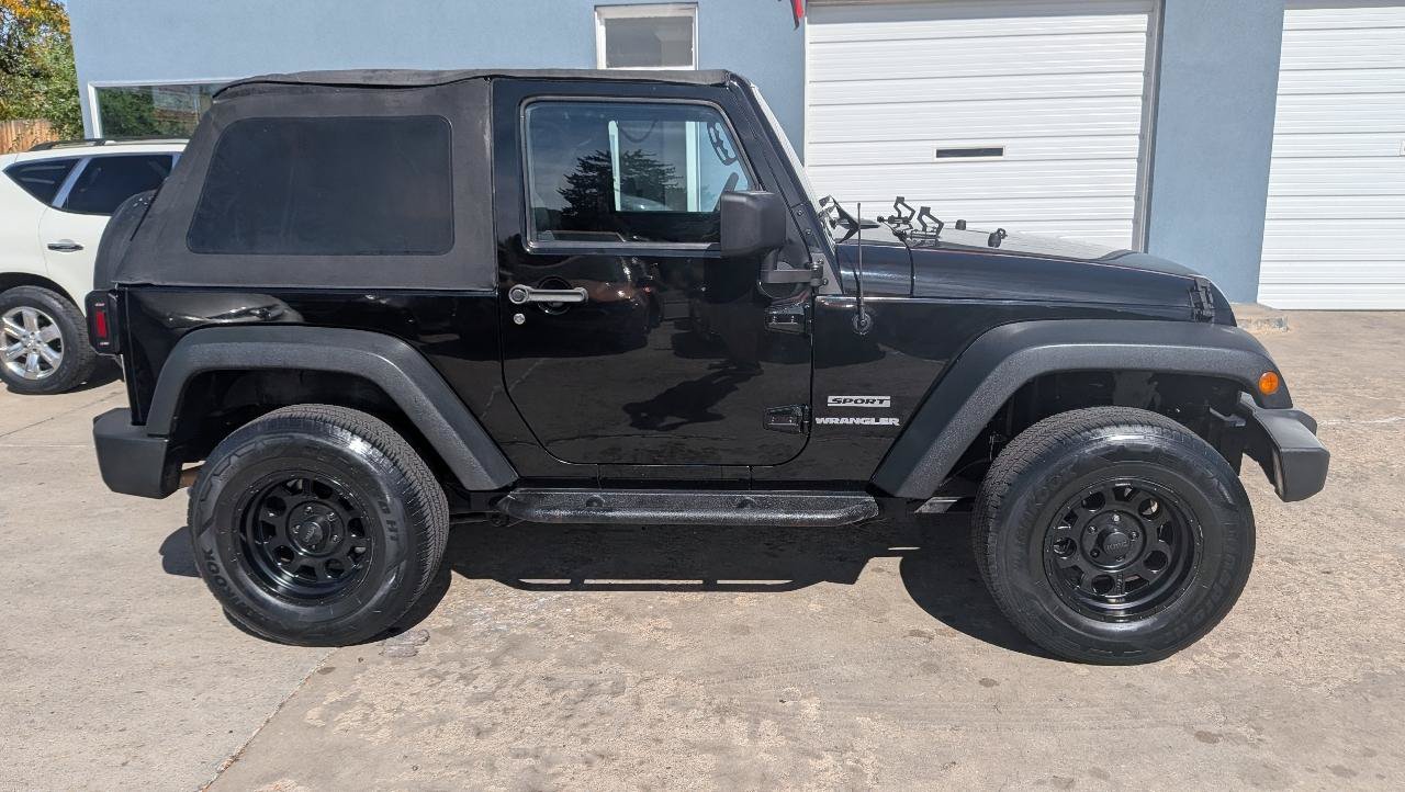 Used 2012 Jeep Wrangler Sport AWD/4WD image 4