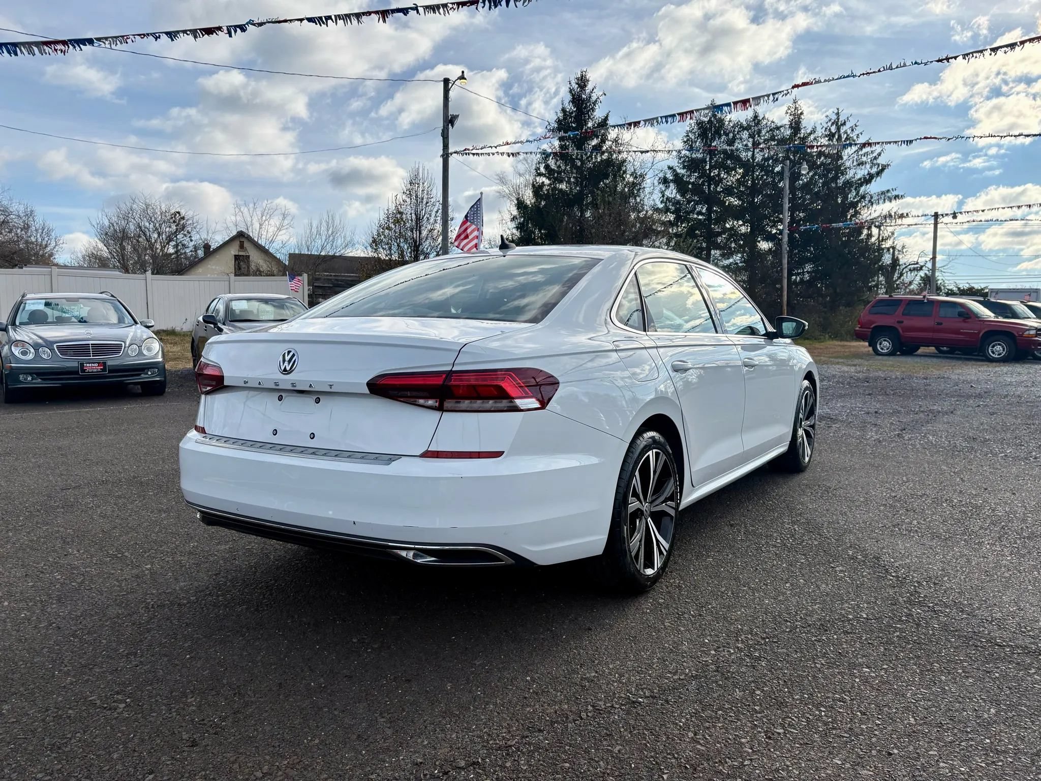 Used 2022 Volkswagen Passat 2.0T SE FWD image 5