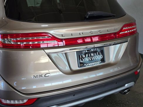 Used 2019 Lincoln MKC Reserve w/ MKC Climate Package FWD image 26