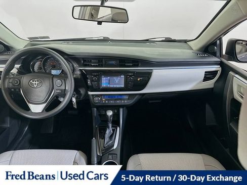 Used 2015 Toyota Corolla L image 12