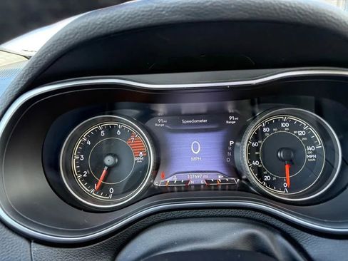 Used 2019 Jeep Cherokee Limited AWD/4WD image 15