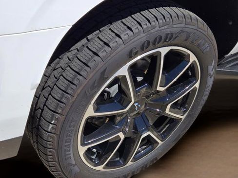 Used 2023 Chevrolet Tahoe RST w/ Luxury Package image 9