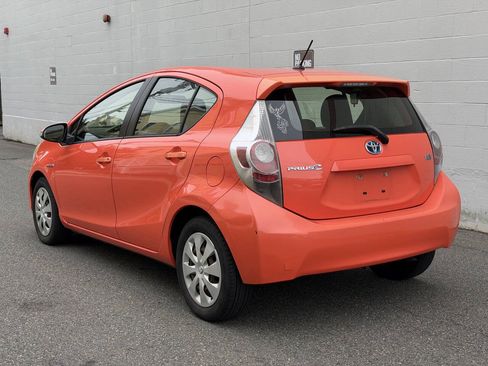 Used 2013 Toyota Prius C One FWD image 3