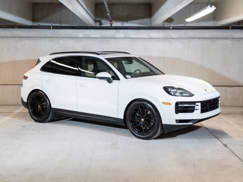 Certified 2026 Porsche Cayenne AWD/4WD image 7