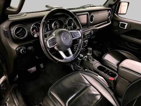 Used 2018 Jeep Wrangler Unlimited Sahara image 12