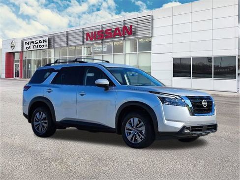 New 2025 Nissan Pathfinder SV image 1