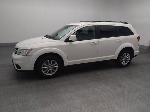 Used 2017 Dodge Journey SXT w/ Comfort/Convenience Group AWD/4WD image 2