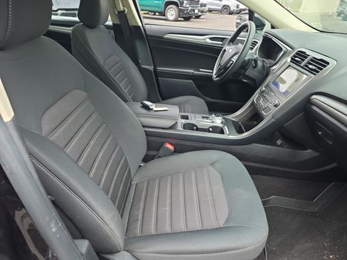 Used 2020 Ford Fusion SE AWD/4WD image 9